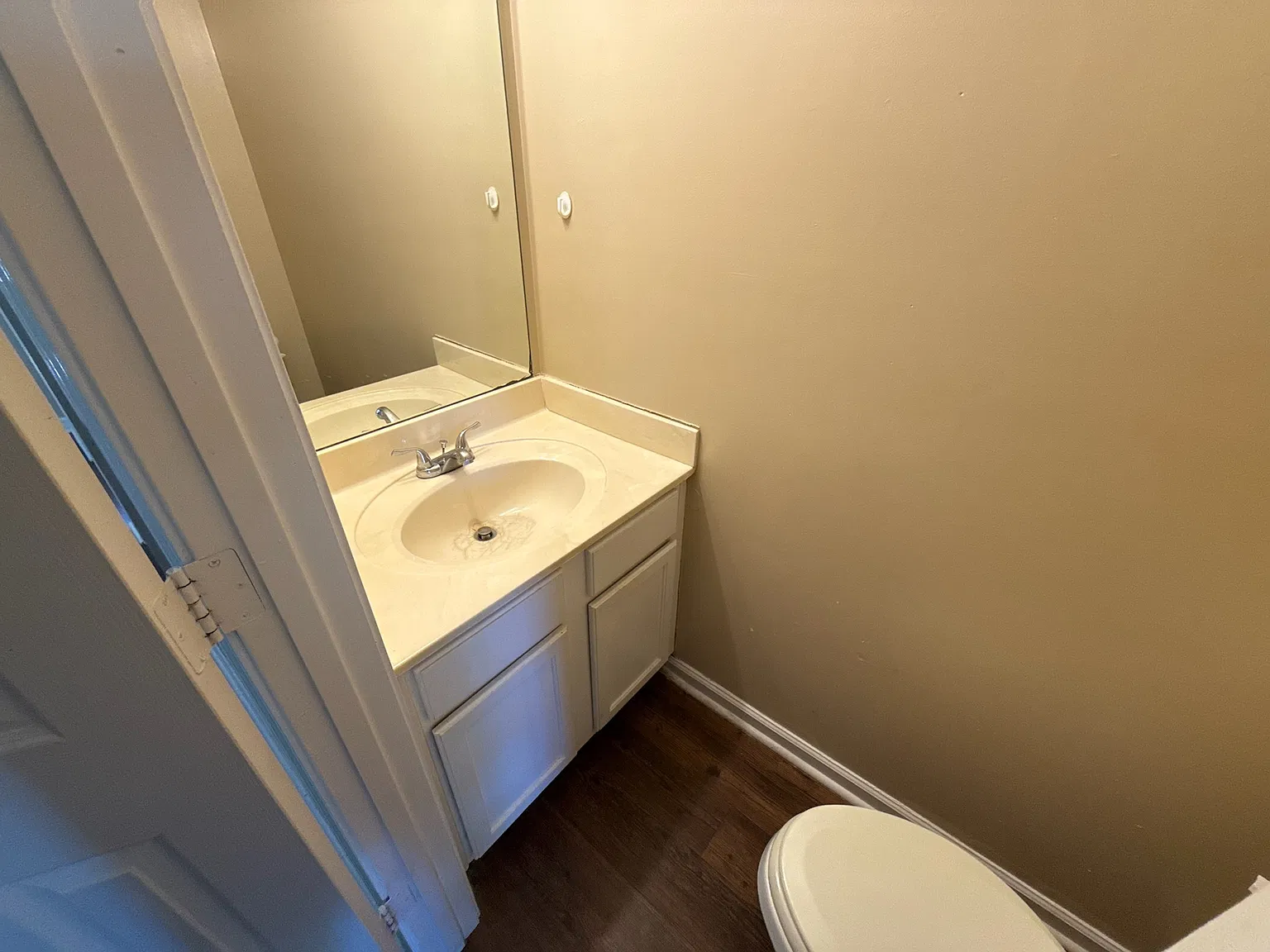 2587 Faxon Ave — Photo 4
