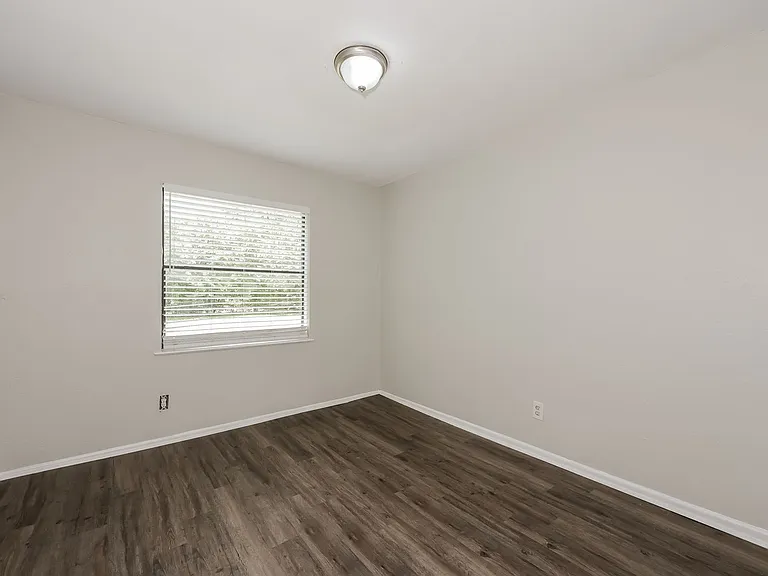 720 Emberwood Dr — Photo 26