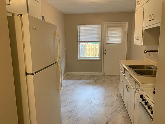 5th image of 218 S Myrtle Ave #C