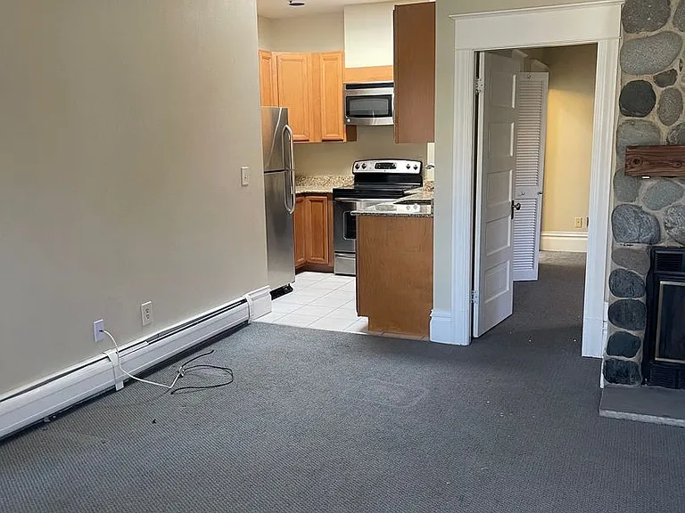 1042 Spruce St — Photo 10