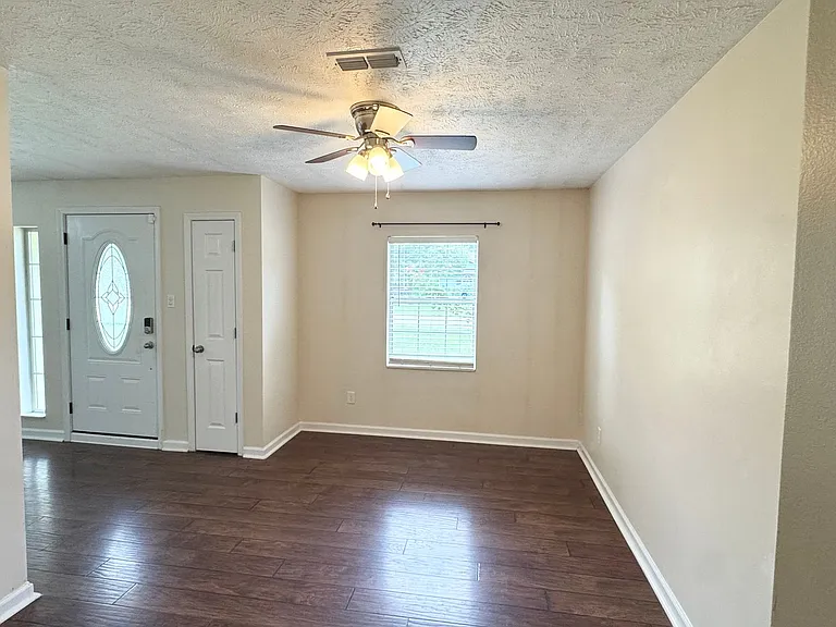 1181 Max Ct — Photo 7