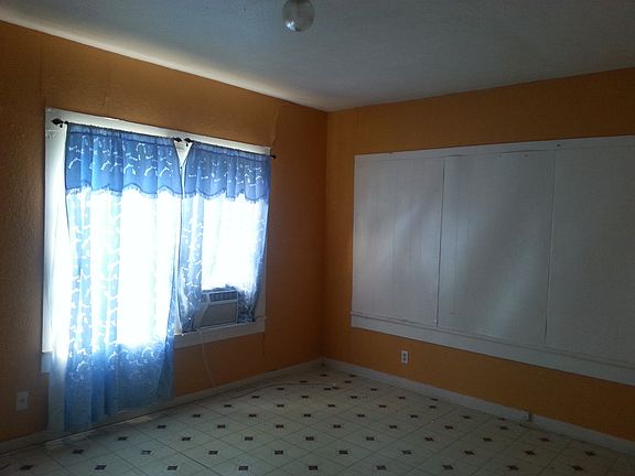 3rd image of 1431 W Park Ave