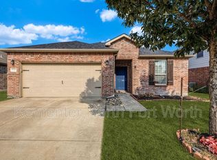 10028 Amosite Dr, Fort Worth, TX 76131