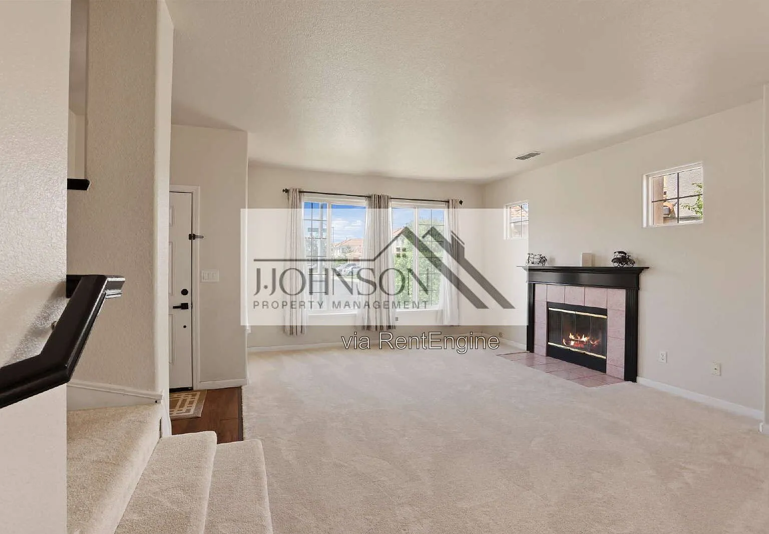 4 bed, 2.5 bath, 2120 sqft, $3,300 — Photo 4
