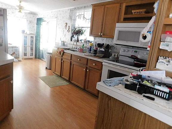3rd image of 33 La Casa St