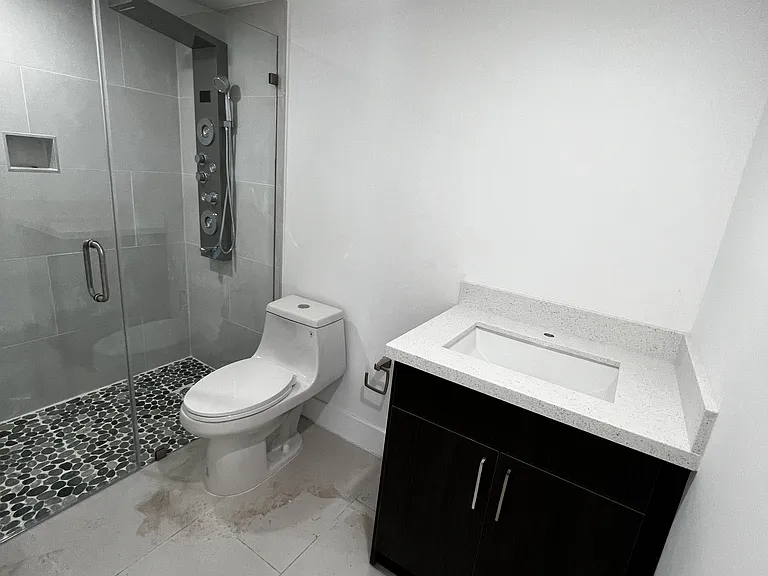 12401 SW 20th Ter — Photo 11