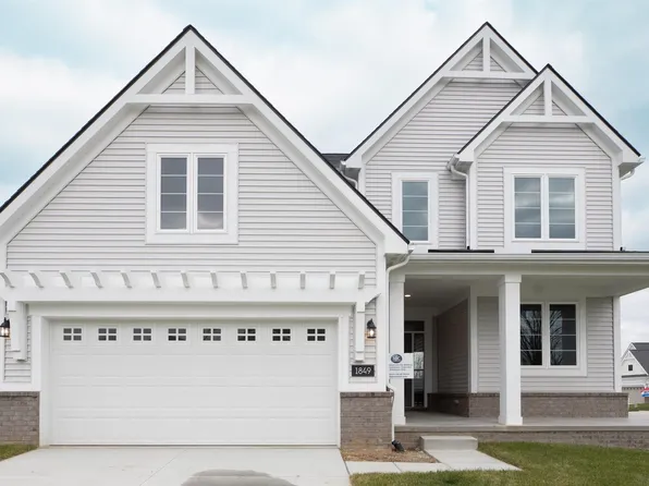 1849 Emerald Ln, Wixom, MI 48393