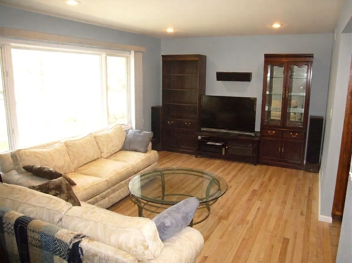 3 bed, 1100 sqft, $3,100 — Photo 4