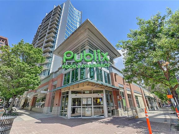 3rd image of 44 Peachtree Pl NW Unit 828