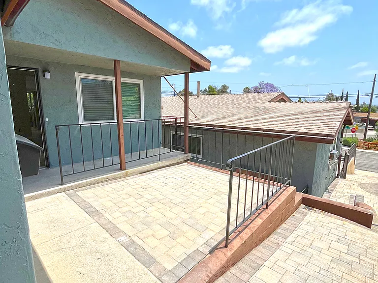 3556 Fir St — Photo 2