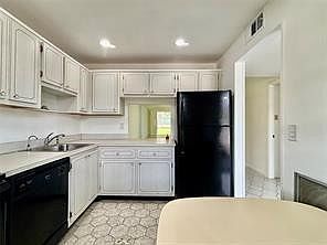 4th image of 7600 NW 5th Place #102