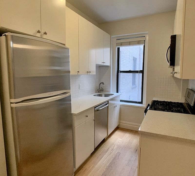 1st image of 87 Barrow St APT 1E
