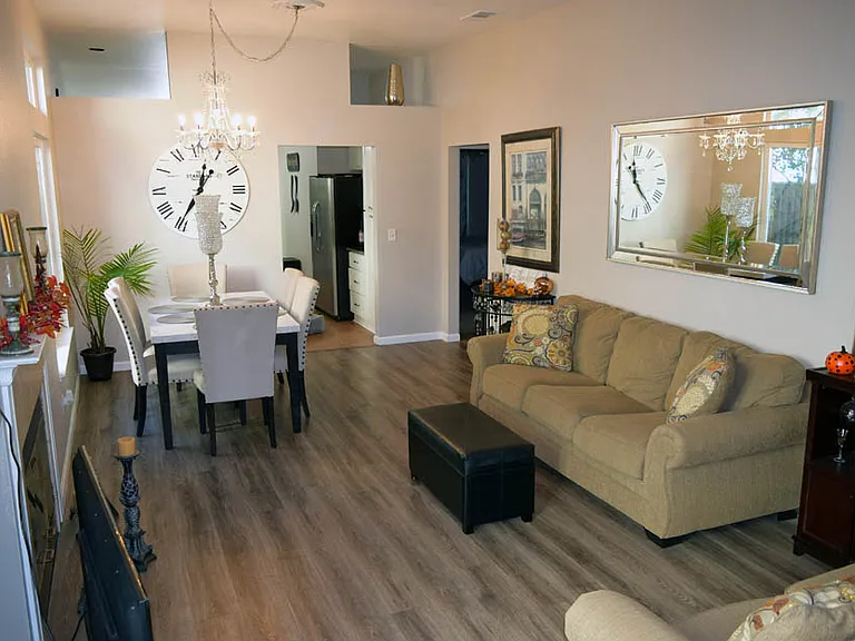 740 Crossridge Ct — Photo 4