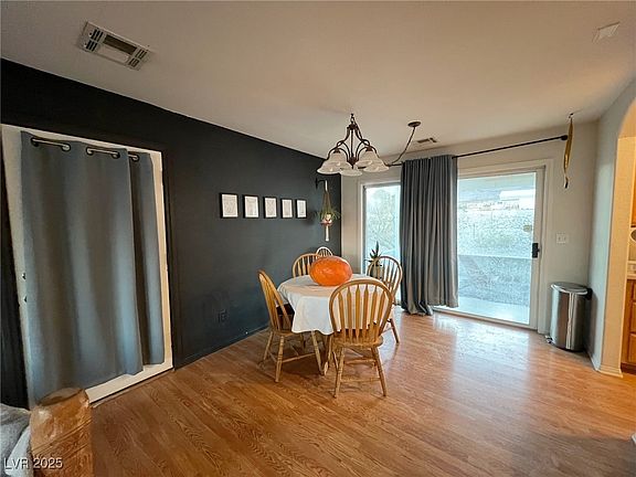 3rd image of 2311 W Mae Rd