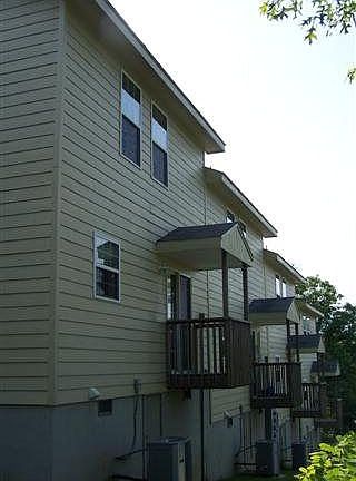 5th image of 145 Lincoln Park Rd APT D