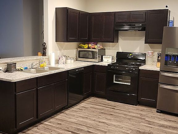 5th image of 228 NE 20th Pl