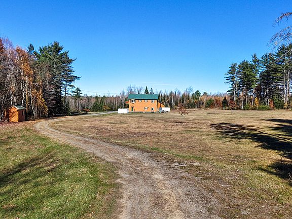 3rd image of 62 County Woods Road
