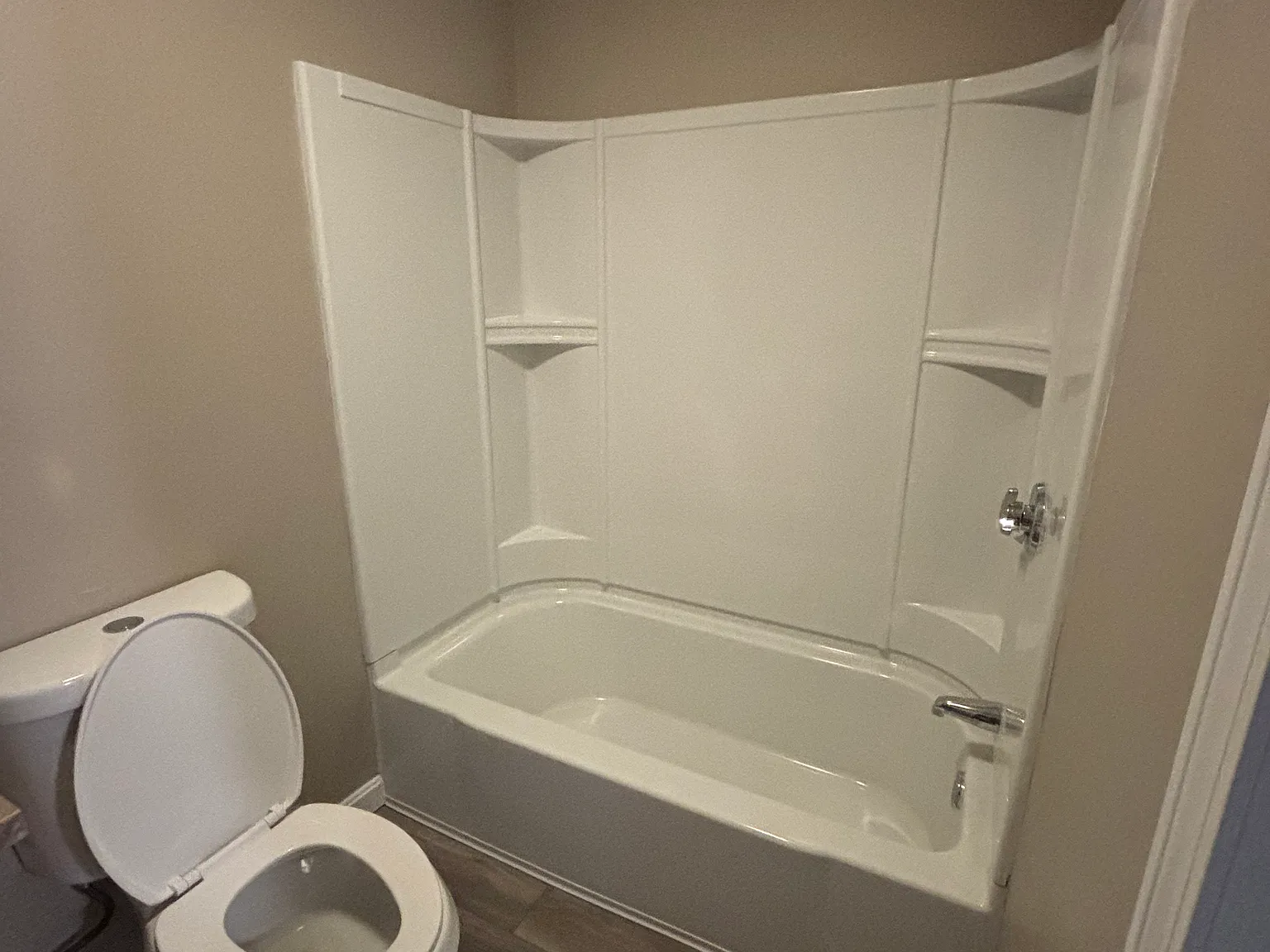 2 bed, $2,000 — Photo 4