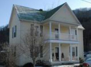 510 Appalachian Trail Dr, Damascus, VA 24236