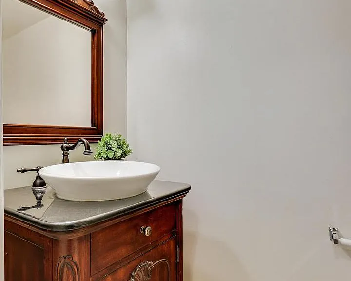 2373 Emerald Heights Ct — Photo 17