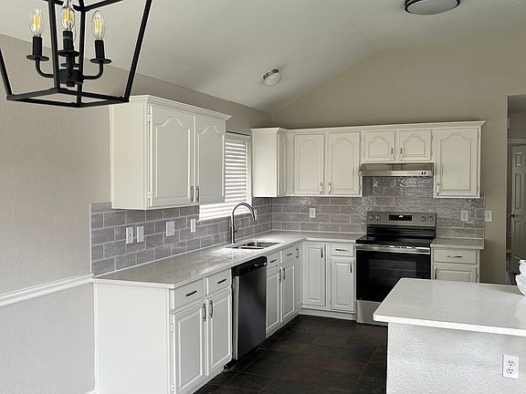 2nd image of 3903 Seville Ln