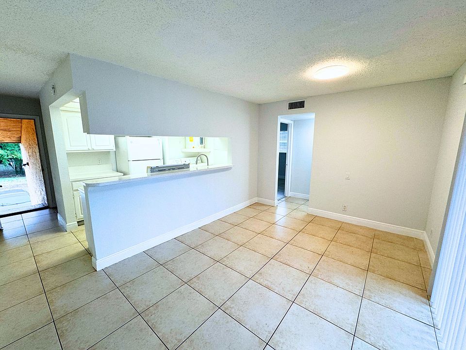 1st image of 4407 Treehouse Ln APT 25H
