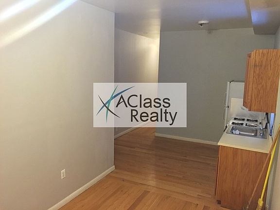 3rd image of 30-61 Steinway St #2F