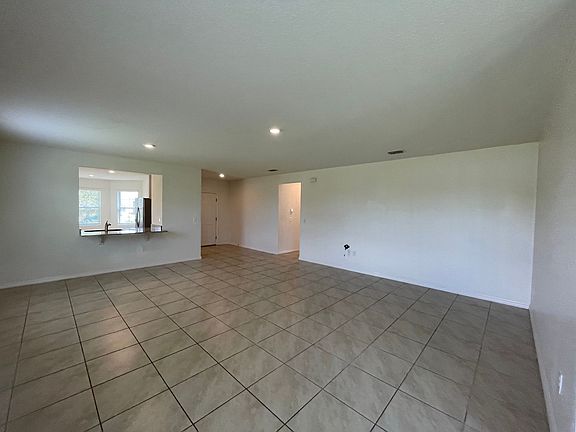 3rd image of 859 Guadalupe Dr