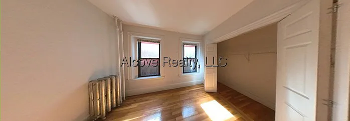 3 bed, 2.0 bath, 1000 sqft, $4,500 — Photo 2