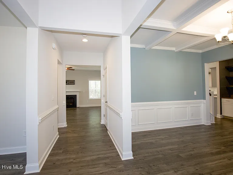660 Avenue Of The Carolinas — Photo 12