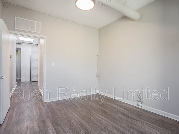 5th image of 2222 E Tennessee Ave