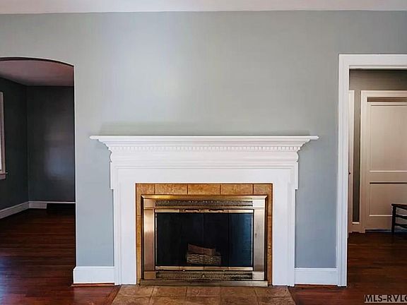 3rd image of 711 N Mecklenburg Ave