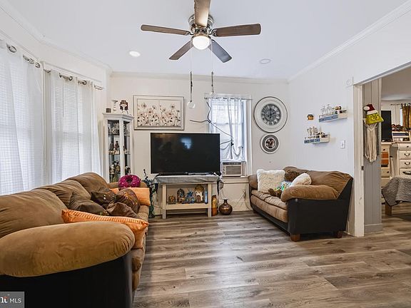 4th image of 151 Brown St