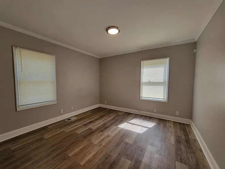 1137 White Oak Ave SW — Photo 25