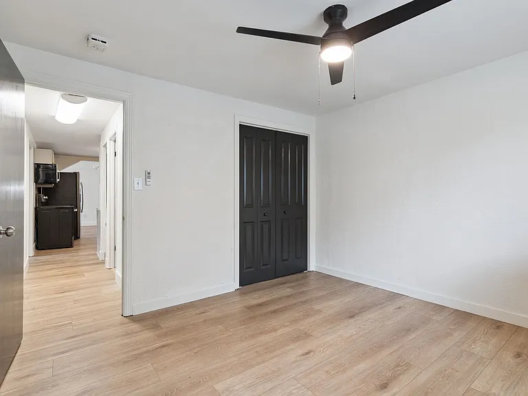 811 W Wisconsin Ave — Photo 15