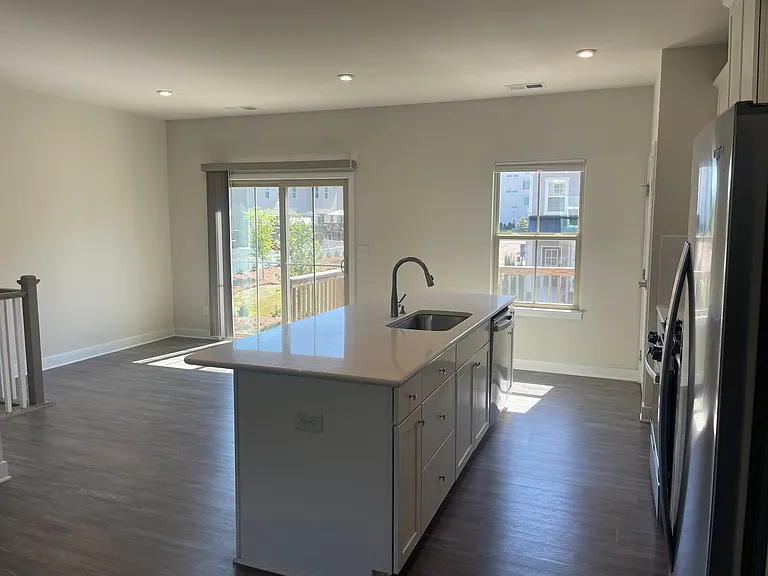 122 Lanyard Dr — Photo 5