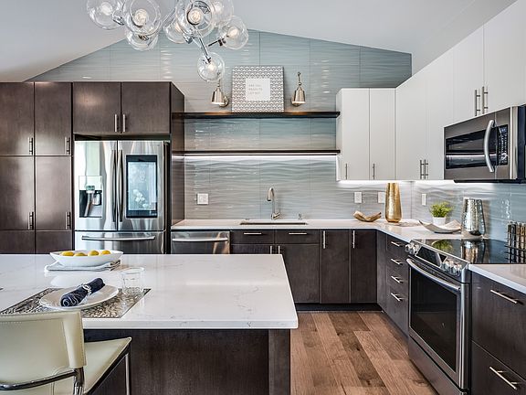 Sleek Quartz Countertops