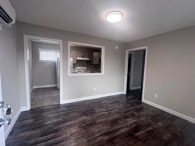 1 bed, 450 sqft, $750 — Photo 4