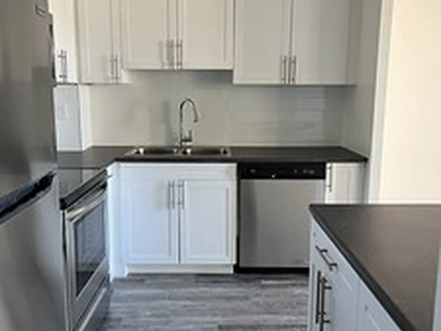152 Thorold Rd — Photo 2