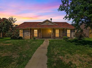 8401 Chesham Dr, Rowlett, TX