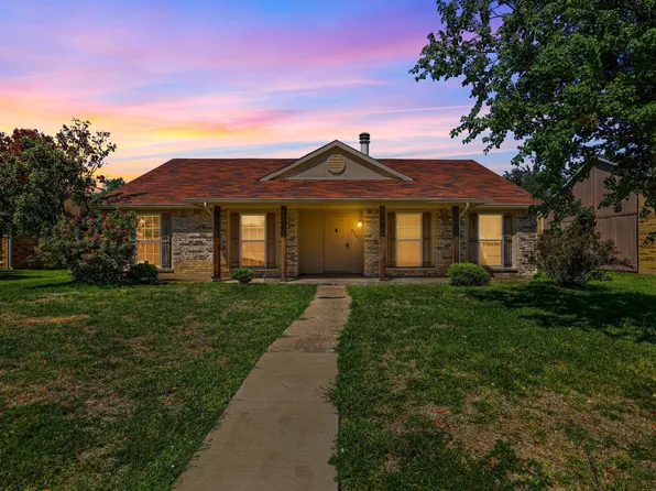 8401 Chesham Dr, Rowlett, TX 75088