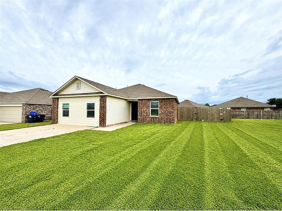 1st image of 1914 Oak Tree Ct