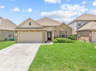 21219 Grove Dr W, Zachary, LA 70791