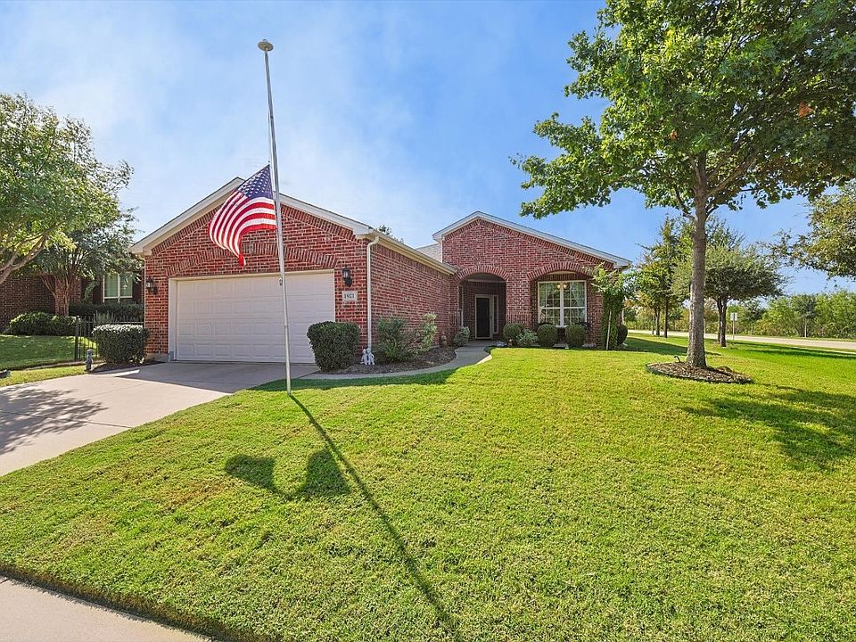 1st image of 1921 Overwood Dr