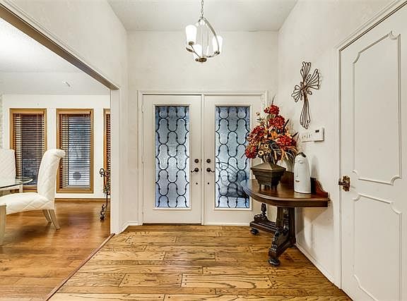 3rd image of 1910 Stonebrook Dr
