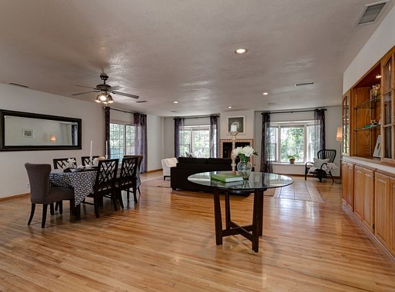 4th image of 1074 S La Luna Ave