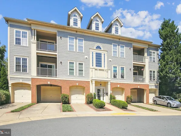 11310 Westbrook Mill Ln Unit 203, Fairfax, VA 22030