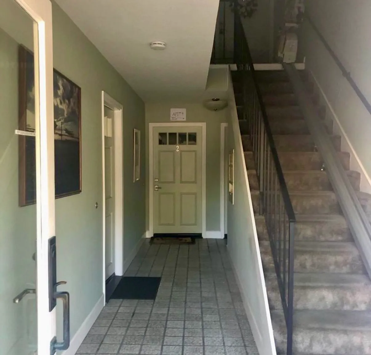 1 bed, 800 sqft, $2,400 — Photo 2