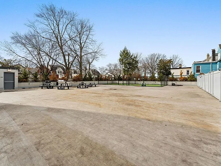429 Bergen Ave #407 — Photo 14