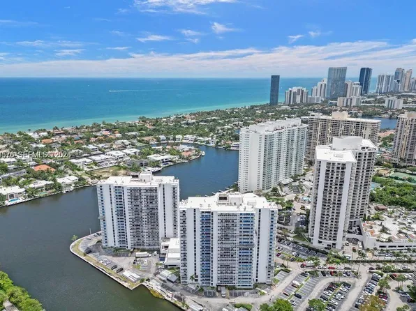 20505 E Country Club Dr, Aventura, FL